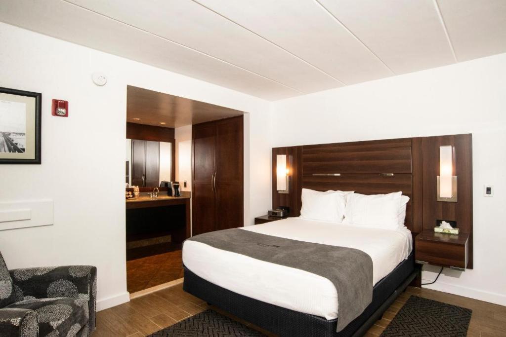 רהובות' ביץ' Crosswinds Motel מראה חיצוני תמונה
