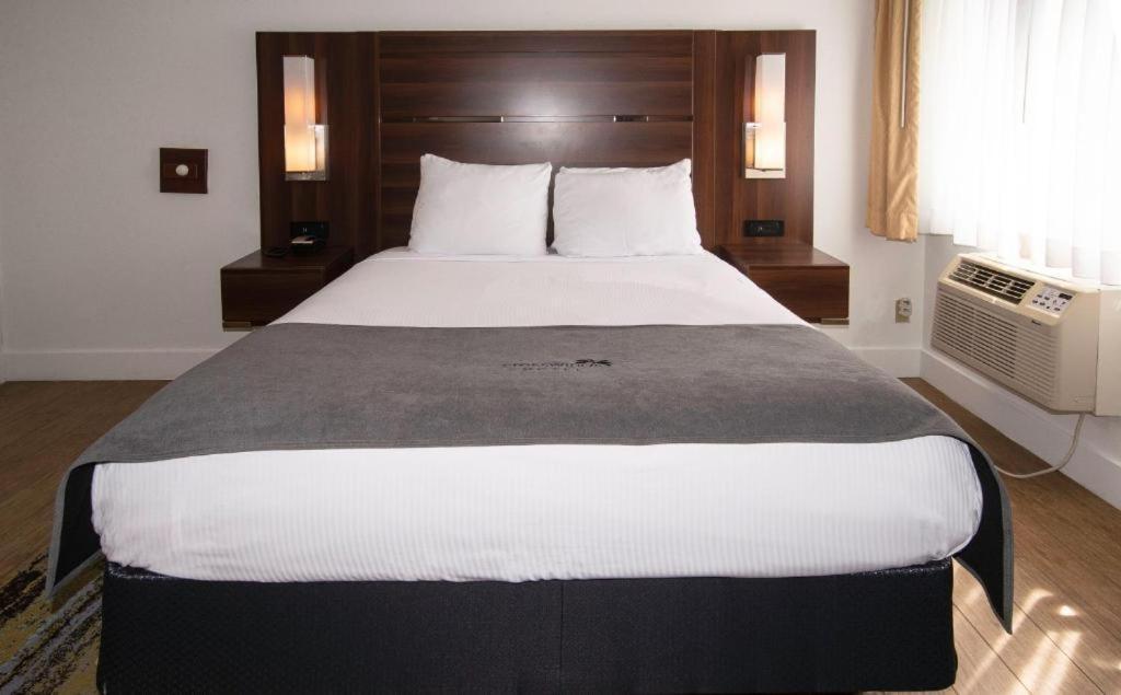 רהובות' ביץ' Crosswinds Motel מראה חיצוני תמונה